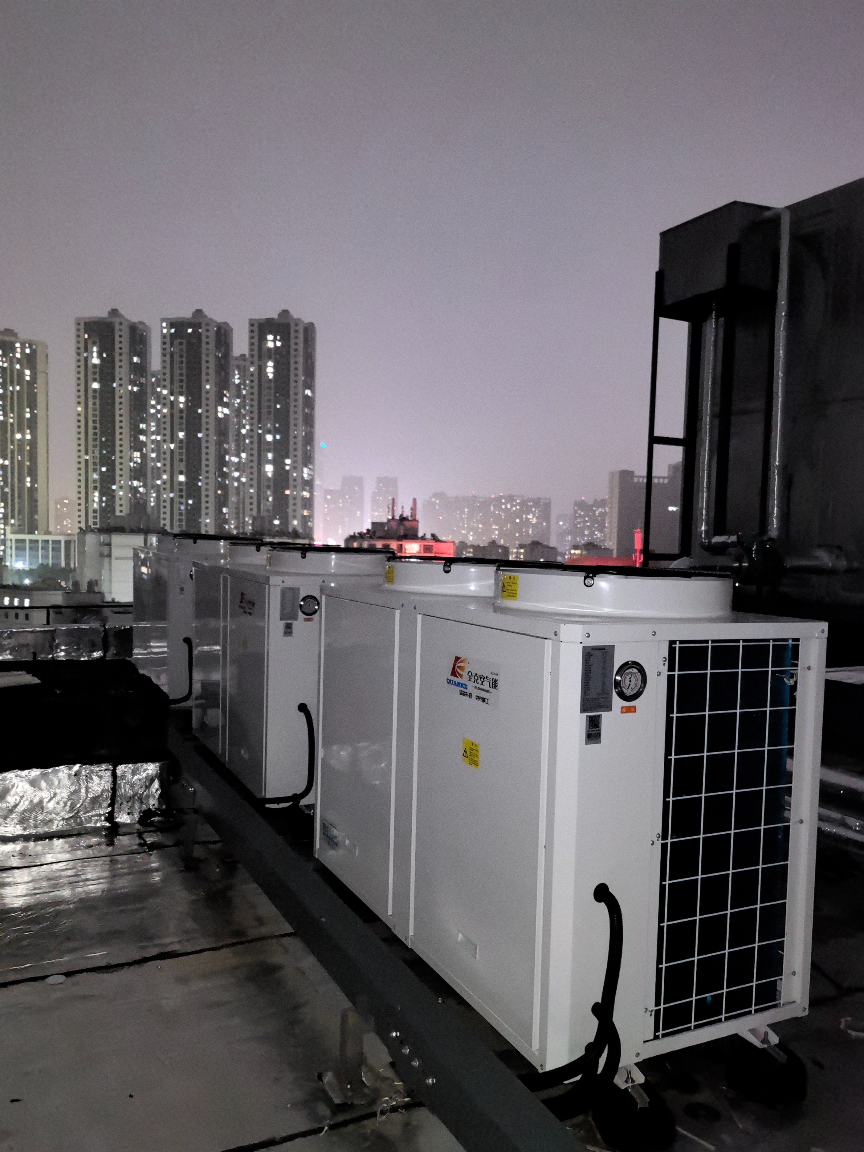 空气能机组定期检查_空气能热水器招商_热泵热水机维护保养