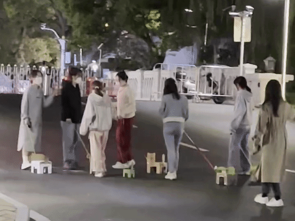 高校流行纸壳宠物_大学生制作纸壳宠物_宠物包毛纸有什么用