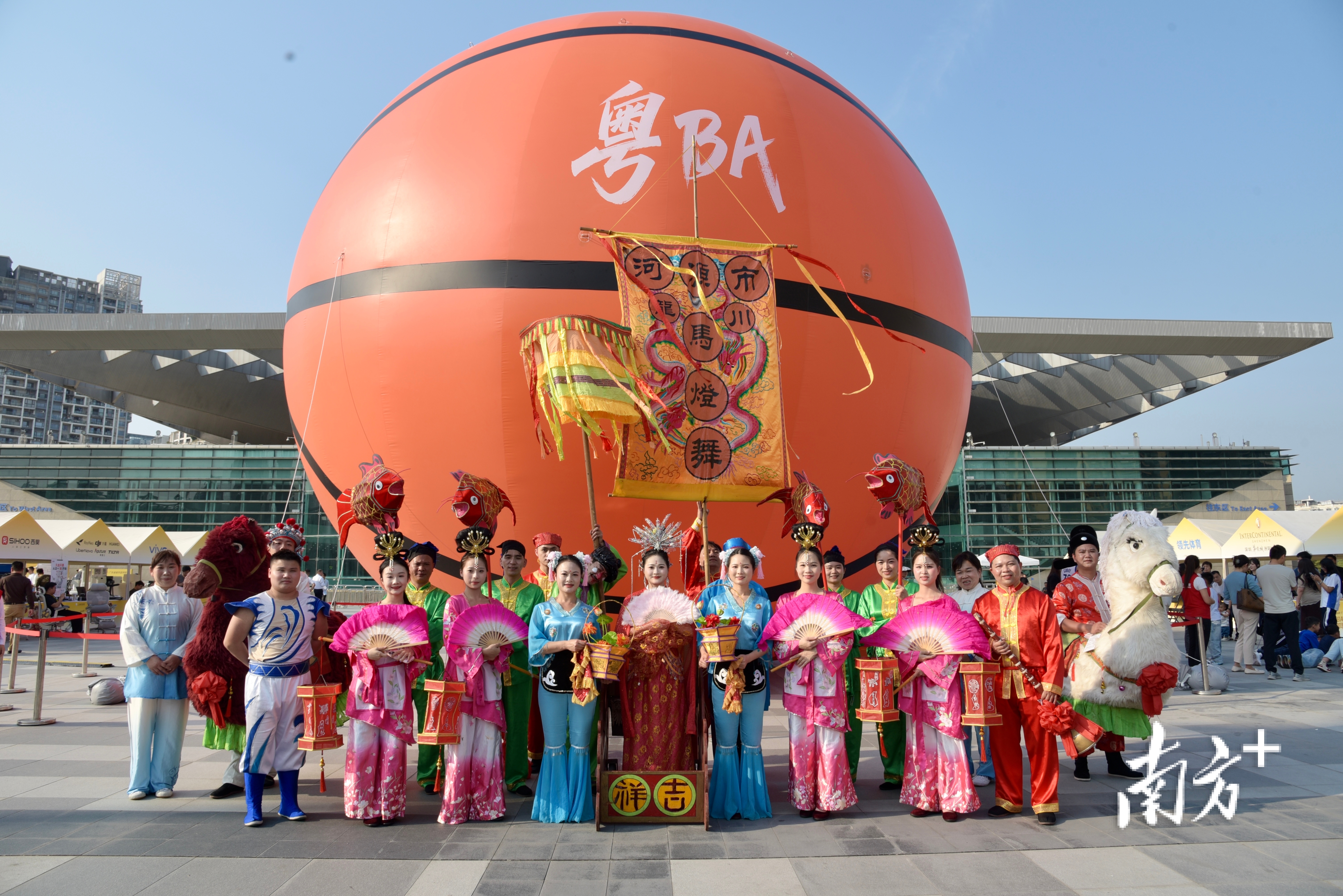 非遗在河源体育赛事中的创新实践_非物质文化遗产与现代设计的关系_河源非遗跨界融合体育赛事