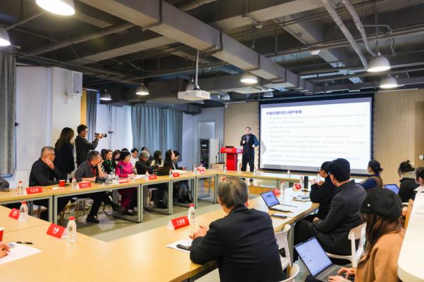 非物质文化遗产与现代设计的关系_人民艺术论坛 非物质文化遗产主题展 非遗融入现代生活