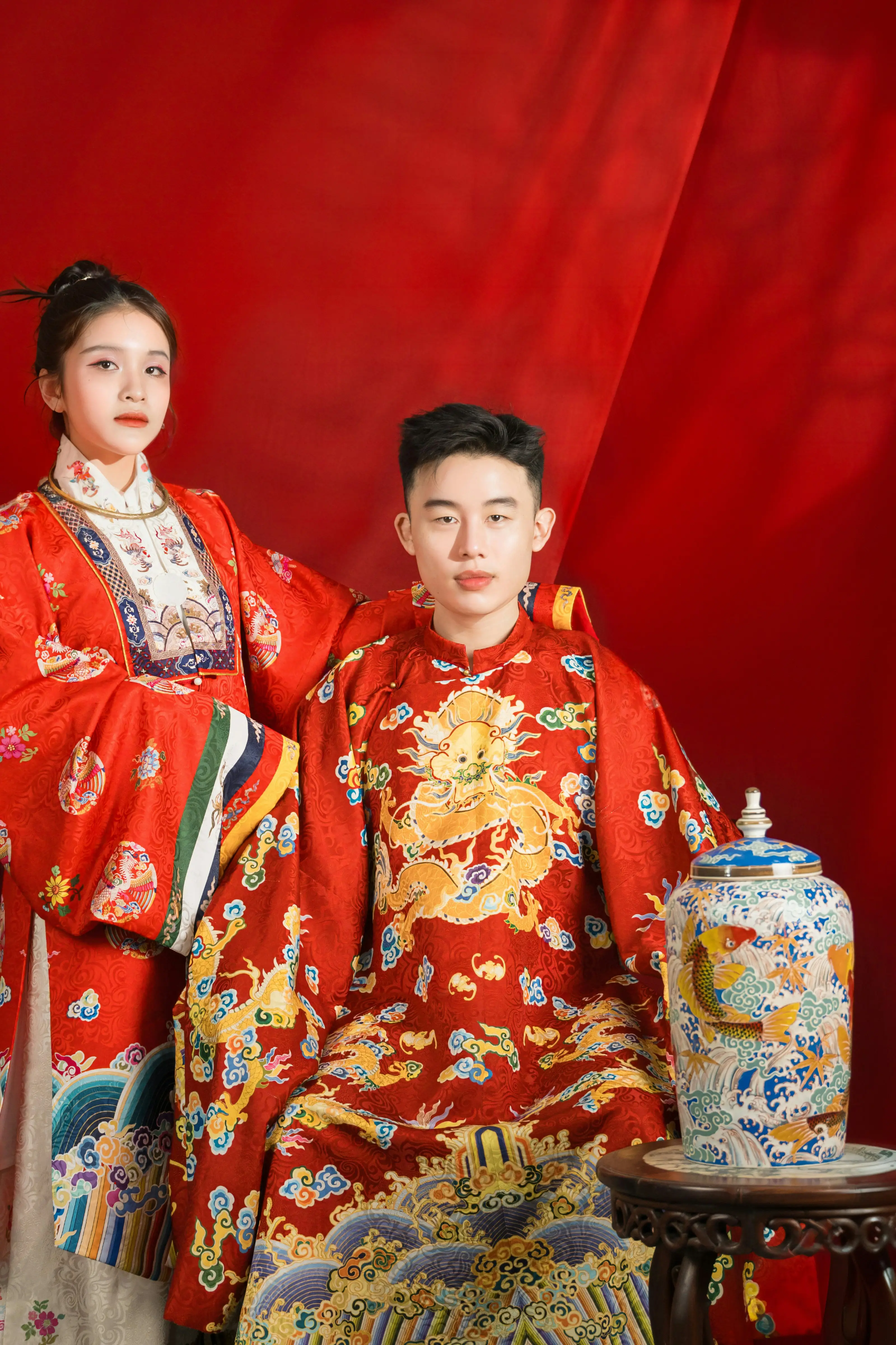 林峰钟嘉欣最近_黄宗泽钟嘉欣荧幕CP重聚_钟嘉欣杨思琦杨茜尧友谊