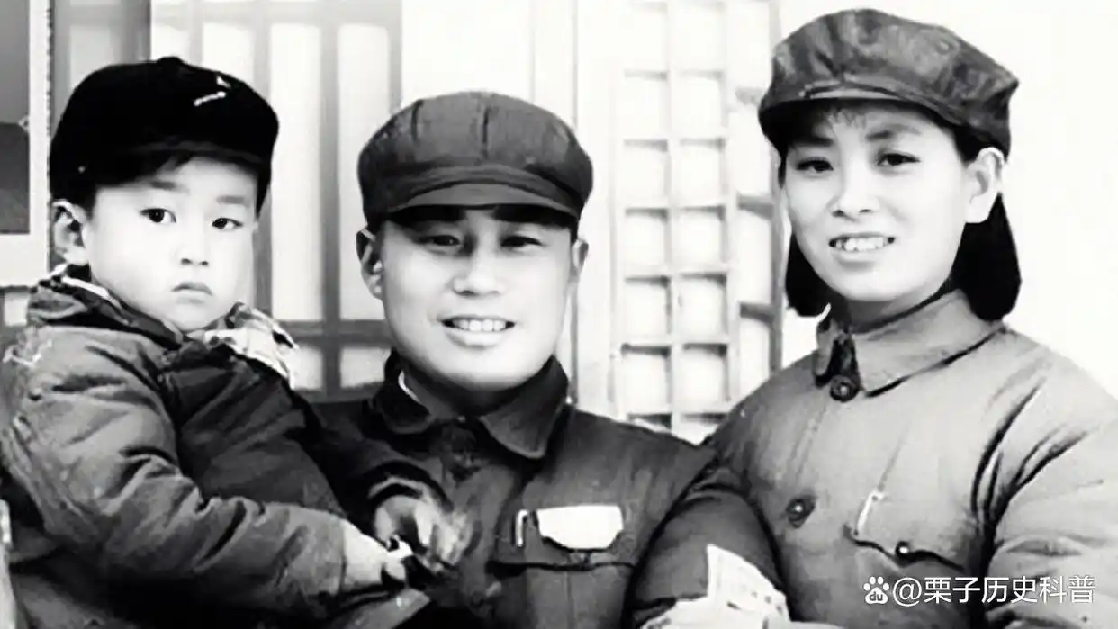 王近山将军禁止前妻参加葬礼真相_王近山简历韩雪_王近山将军与韩岫岩的婚姻悲剧