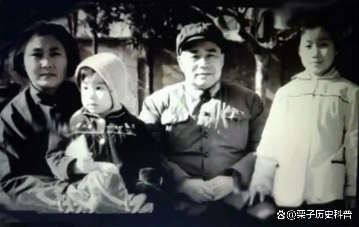 王近山将军禁止前妻参加葬礼真相_王近山将军与韩岫岩的婚姻悲剧_王近山简历韩雪