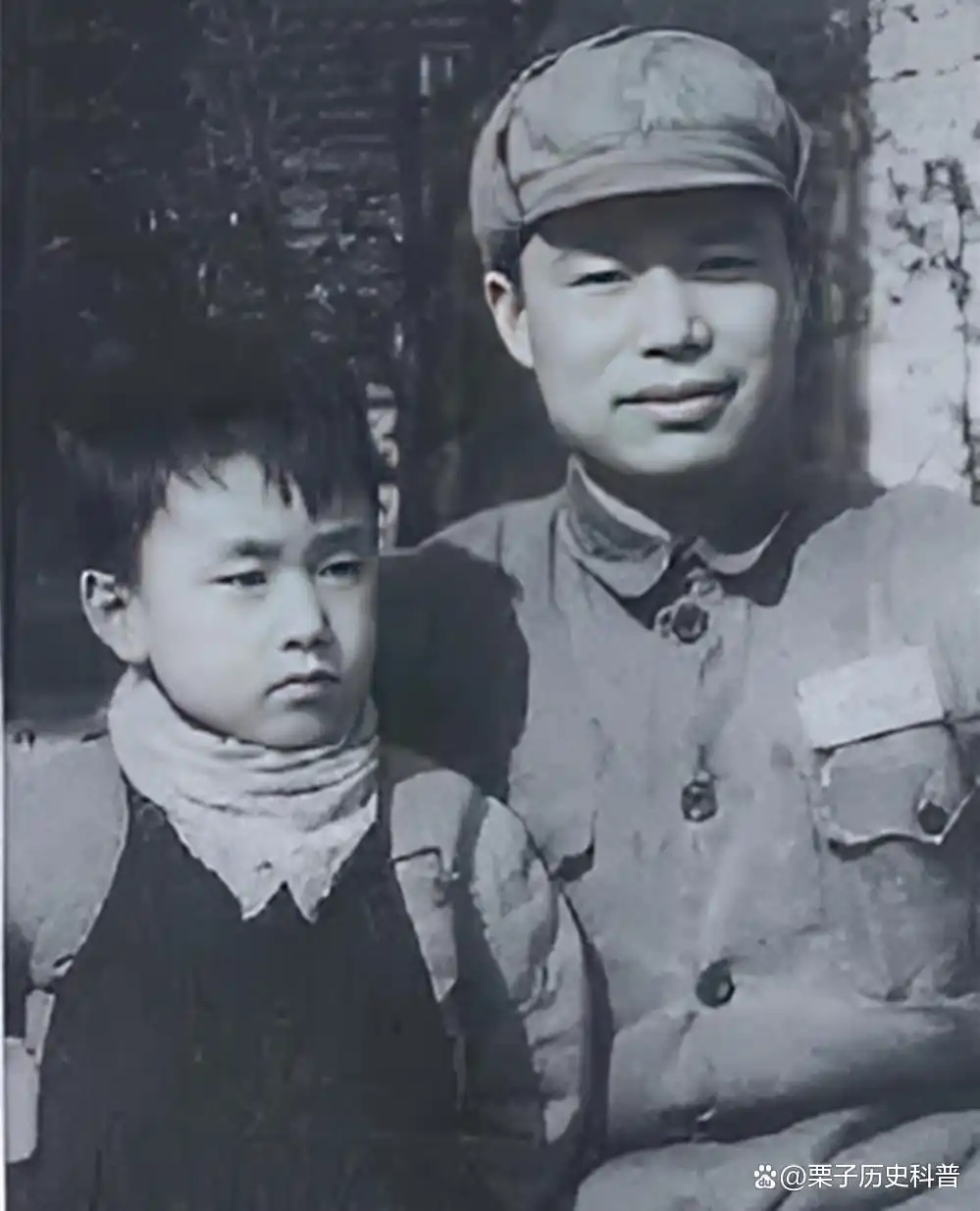 王近山简历韩雪_王近山将军与韩岫岩的婚姻悲剧_王近山将军禁止前妻参加葬礼真相