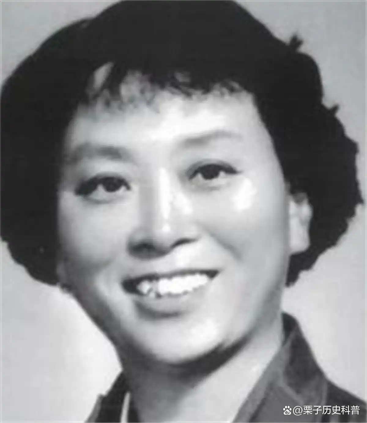 王近山将军禁止前妻参加葬礼真相_王近山将军与韩岫岩的婚姻悲剧_王近山简历韩雪