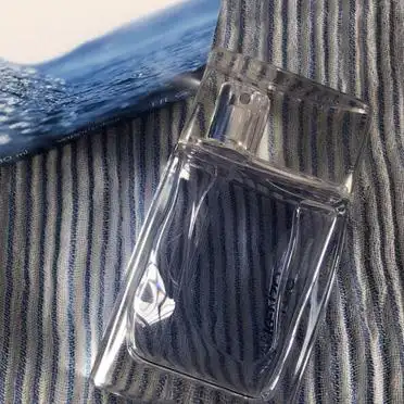 买香水体验分享_一枝花香水有试用装吗_九款香水测评