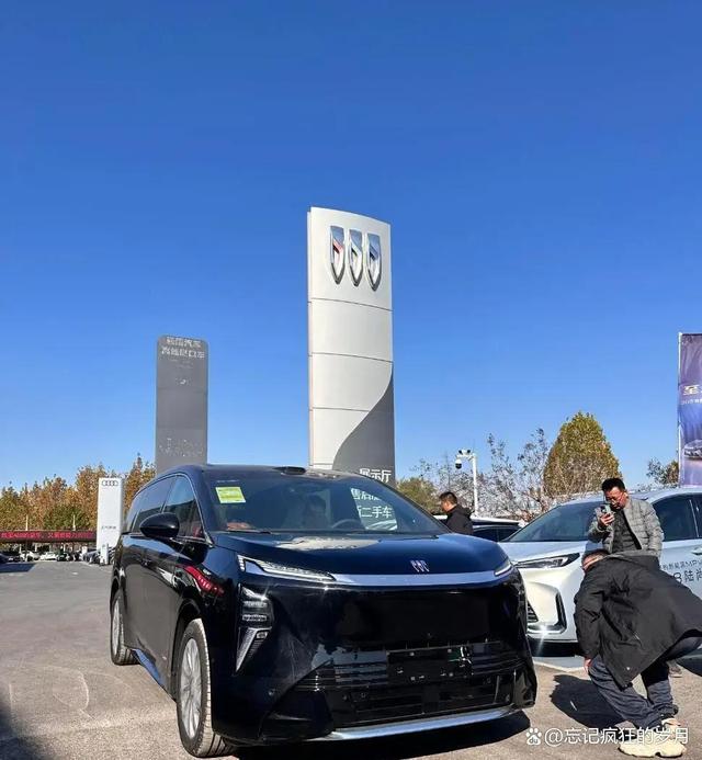 别克新MPV至境世家亮相，硬碰腾势岚图国产高端新能源车，拼智能拼豪华能翻身吗-有驾