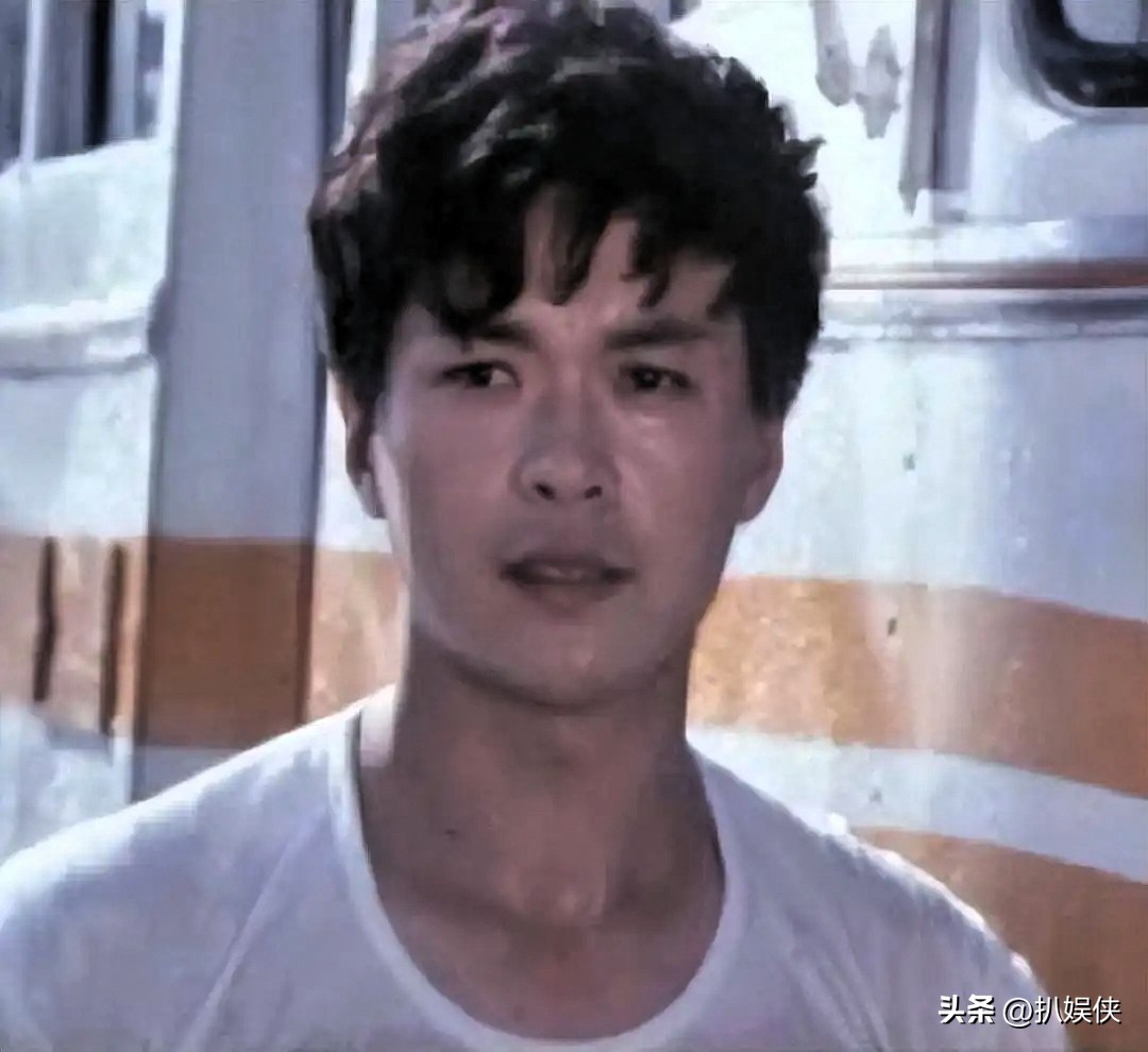 迟志强人生经历_迟志强的父亲家庭简历_迟志强从明星到囚歌之王