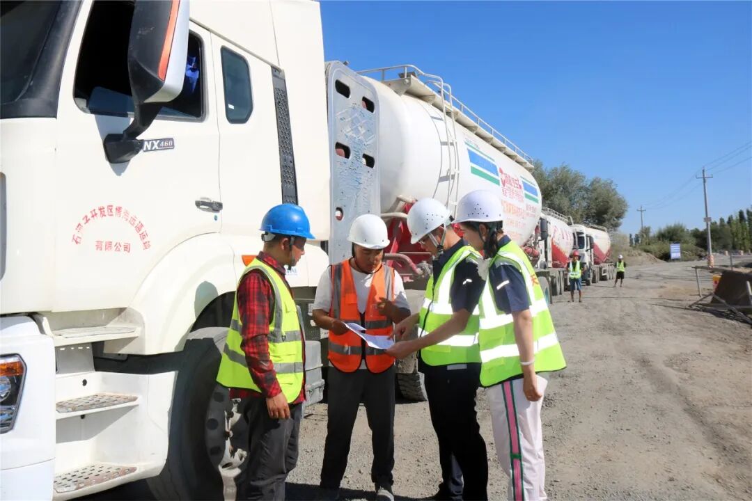 工程混凝土搅拌站多少钱_沥青混凝土拌合站水泥稳定土拌合站材料保障_G576线三标G335线一标原材料供应