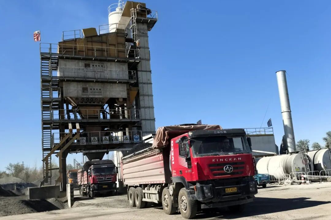 工程混凝土搅拌站多少钱_沥青混凝土拌合站水泥稳定土拌合站材料保障_G576线三标G335线一标原材料供应