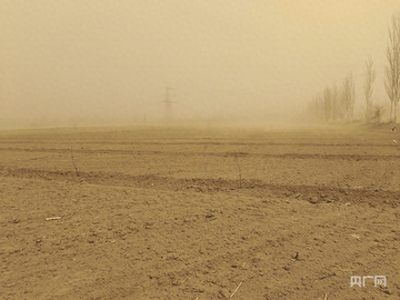 内蒙古强沙尘暴能见度不足500米_沙尘暴素材_内蒙古沙尘暴黄色预警寒潮预警