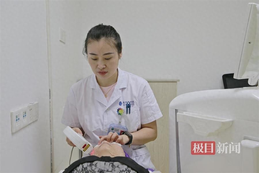 吃胶原蛋白片会变白吗_胶原蛋白肝损伤原因_吃胶原蛋白美白效果