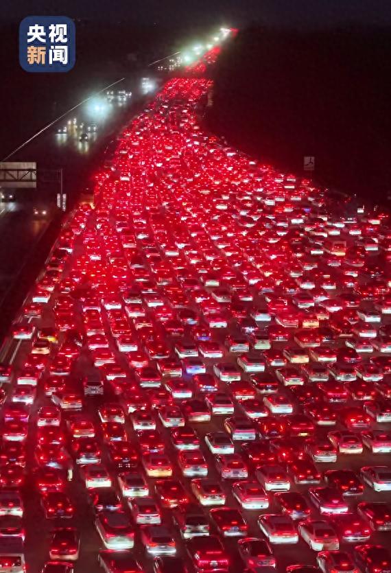 解决电动车充电难续航焦虑_全固态金属锂电池技术突破_新能源汽车电池突破