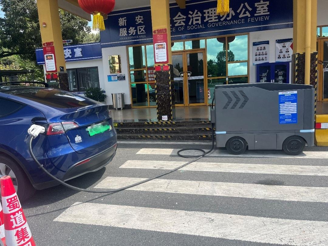 解决电动车充电难续航焦虑_全固态金属锂电池技术突破_新能源汽车电池突破