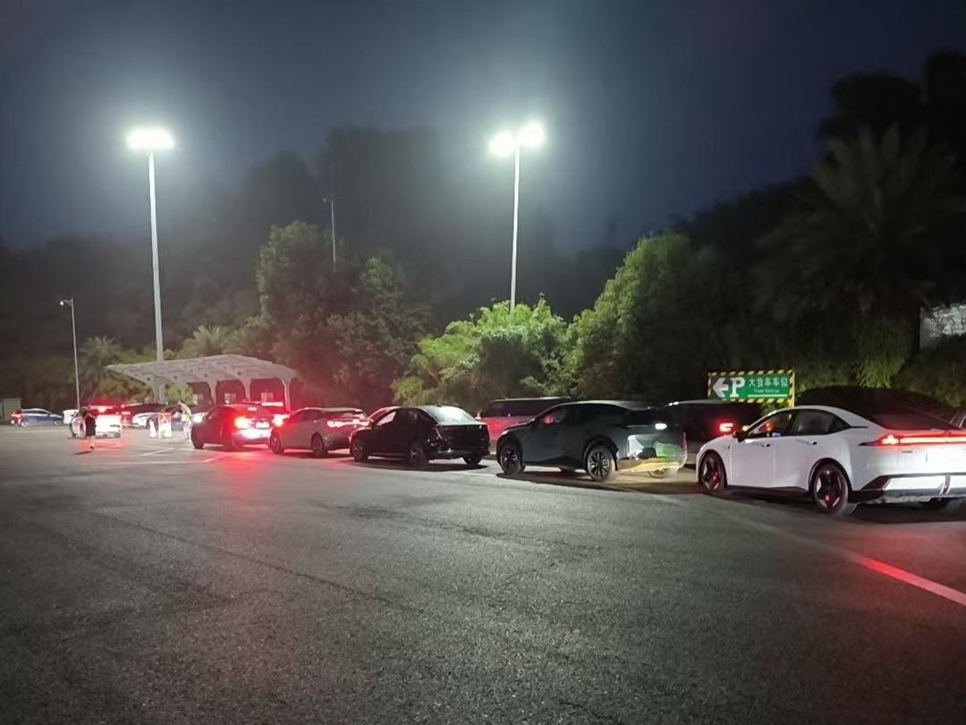 解决电动车充电难续航焦虑_全固态金属锂电池技术突破_新能源汽车电池突破