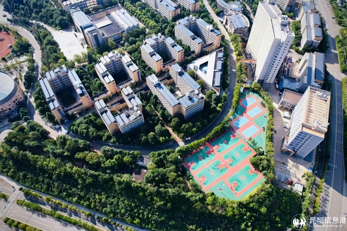 云南交通职业技术学院_云南昆明专科大学排名_国家示范性高等职业院校