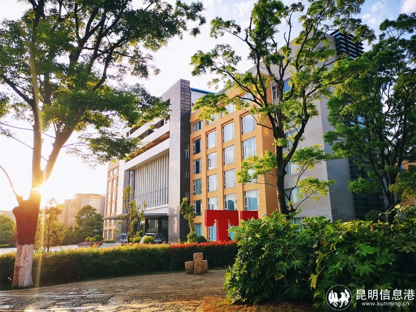 国家示范性高等职业院校_云南昆明专科大学排名_云南交通职业技术学院