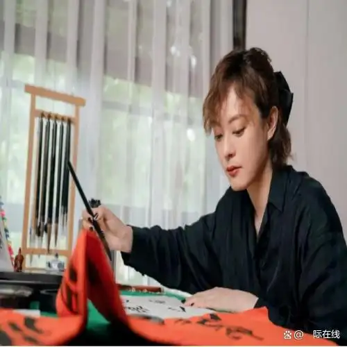 我国著名的艺术家有谁_周春芽 艺术家 画家 中国当代艺术