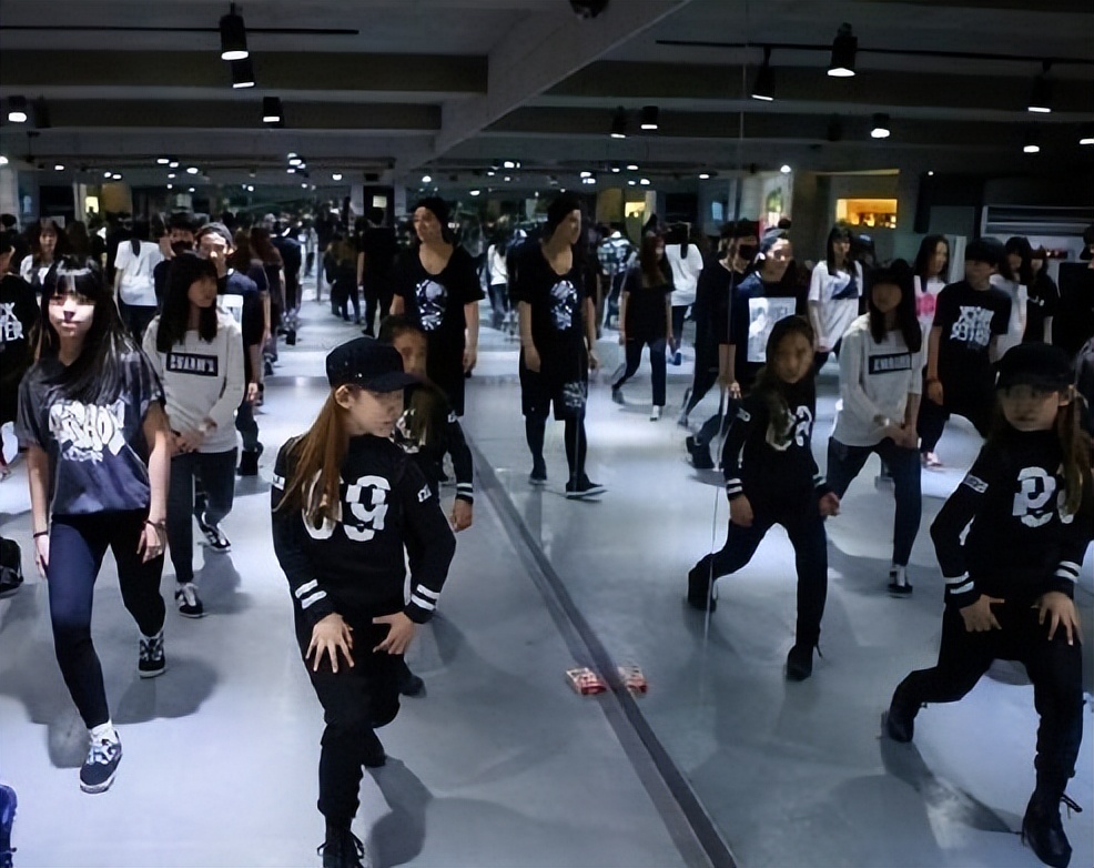 韩国练习生时间最长_韩庚练习生经历_韩庚重返演艺圈