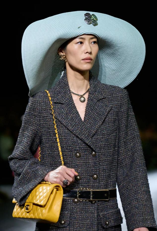 chanel涨价经典手袋价格分析_chanel最新广告大片解析_香奈儿经典台词