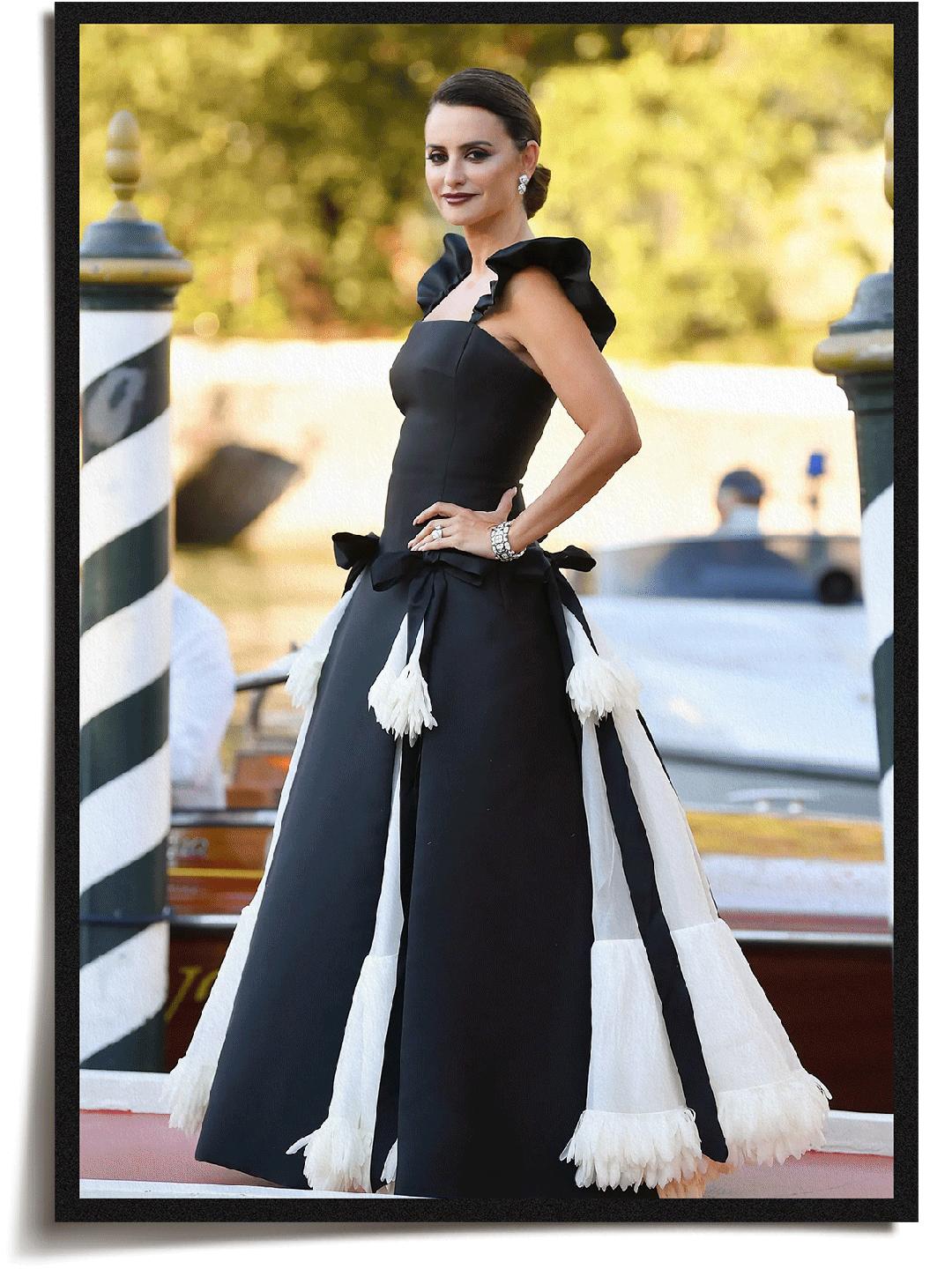 香奈儿经典台词_chanel最新广告大片解析_chanel涨价经典手袋价格分析