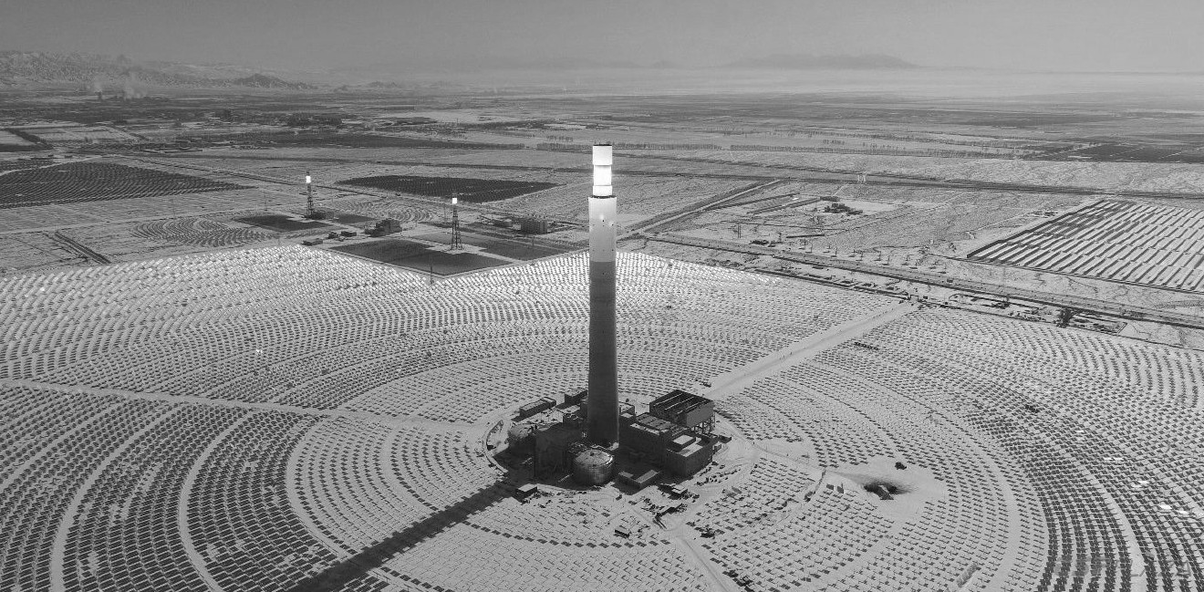 定日镜场结构_塔式太阳能光热发电系统_太阳能光热发电原理