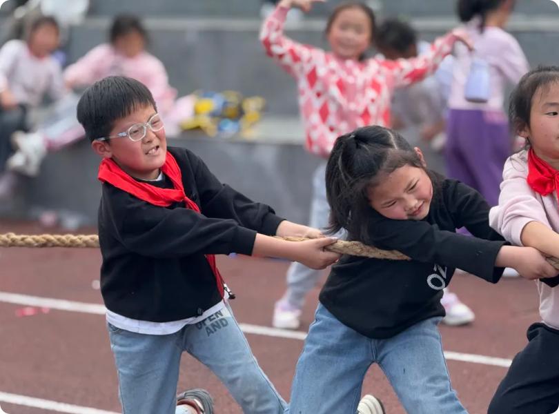 阳光运动 快乐成长_运动会开幕式_小学校运会通讯稿100字