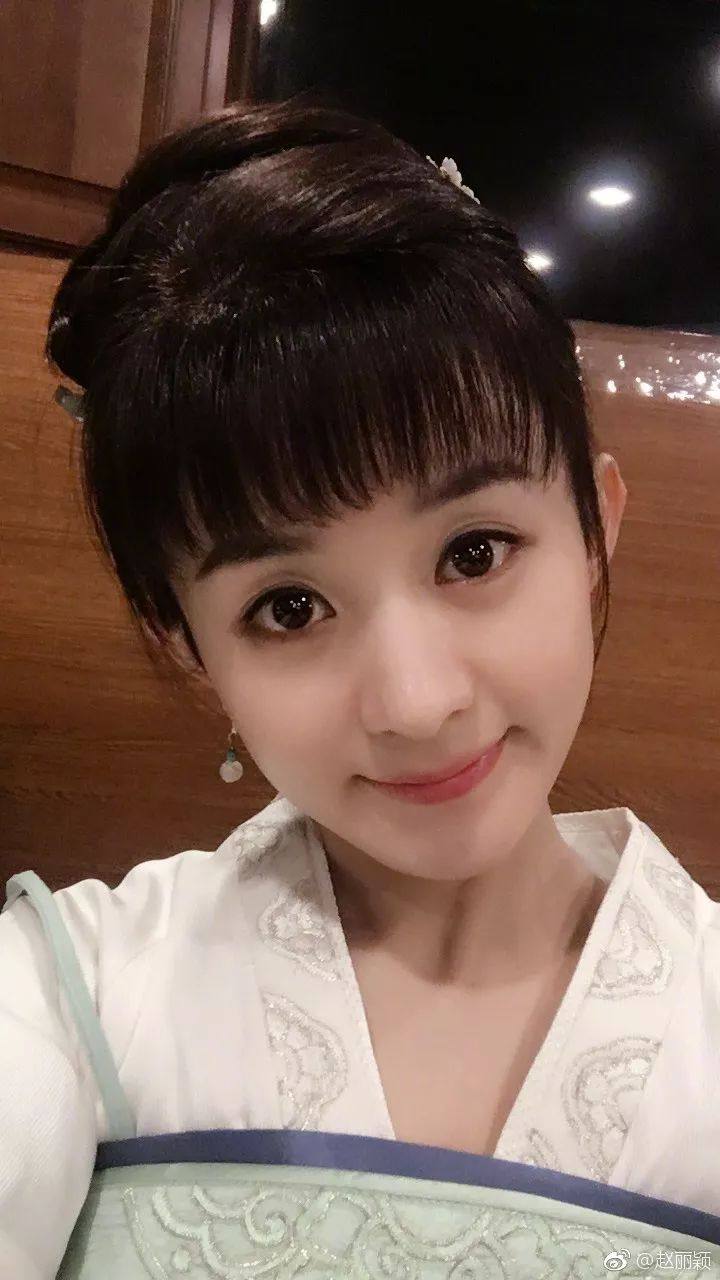 杨幂评价赵丽颖_赵丽颖复出 有翡 王一博转型困境