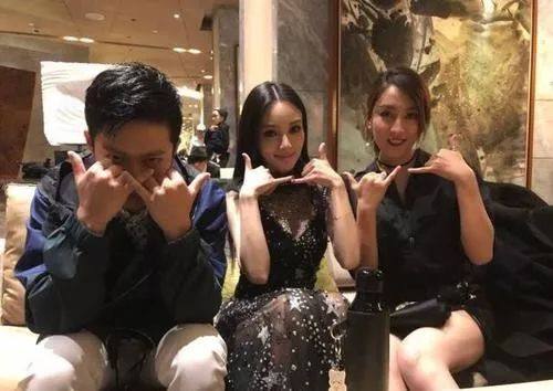 赵丽颖复出 有翡 王一博转型困境_杨幂评价赵丽颖