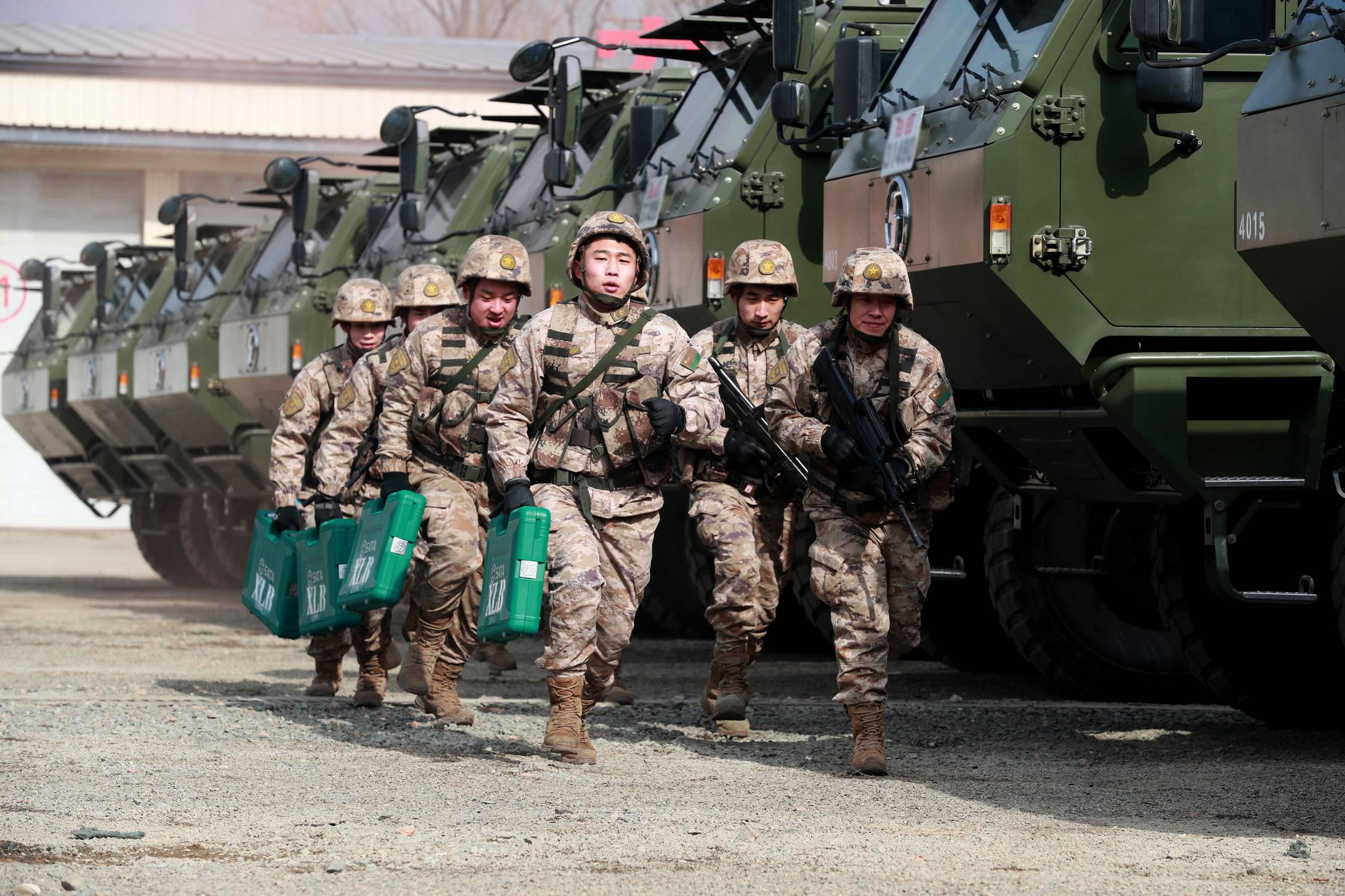 中国军靴发展史_21式作战靴_儿童军靴图片