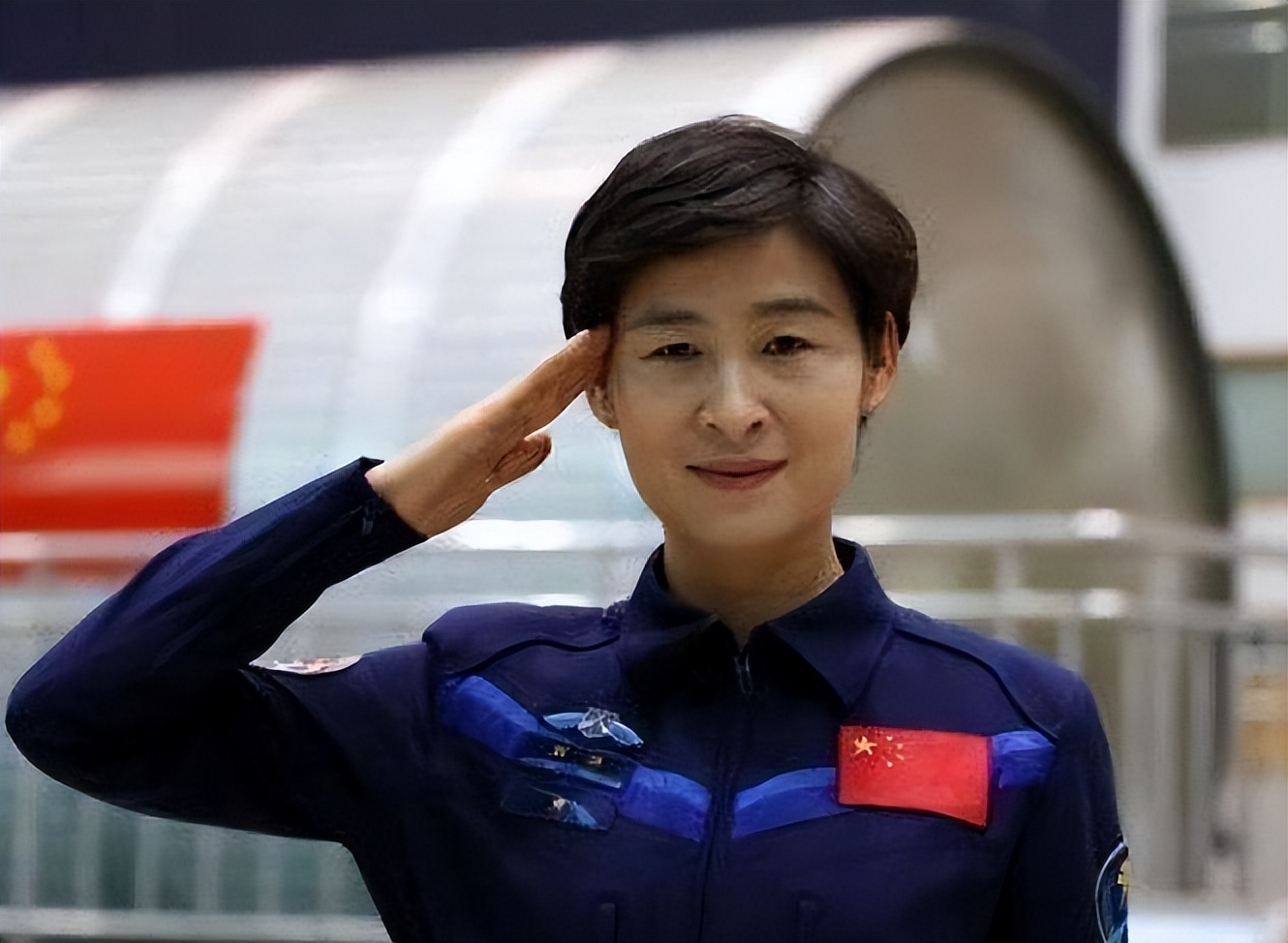 刘洋 太空女宇航员 丈夫支持_空军飞行员的妻子