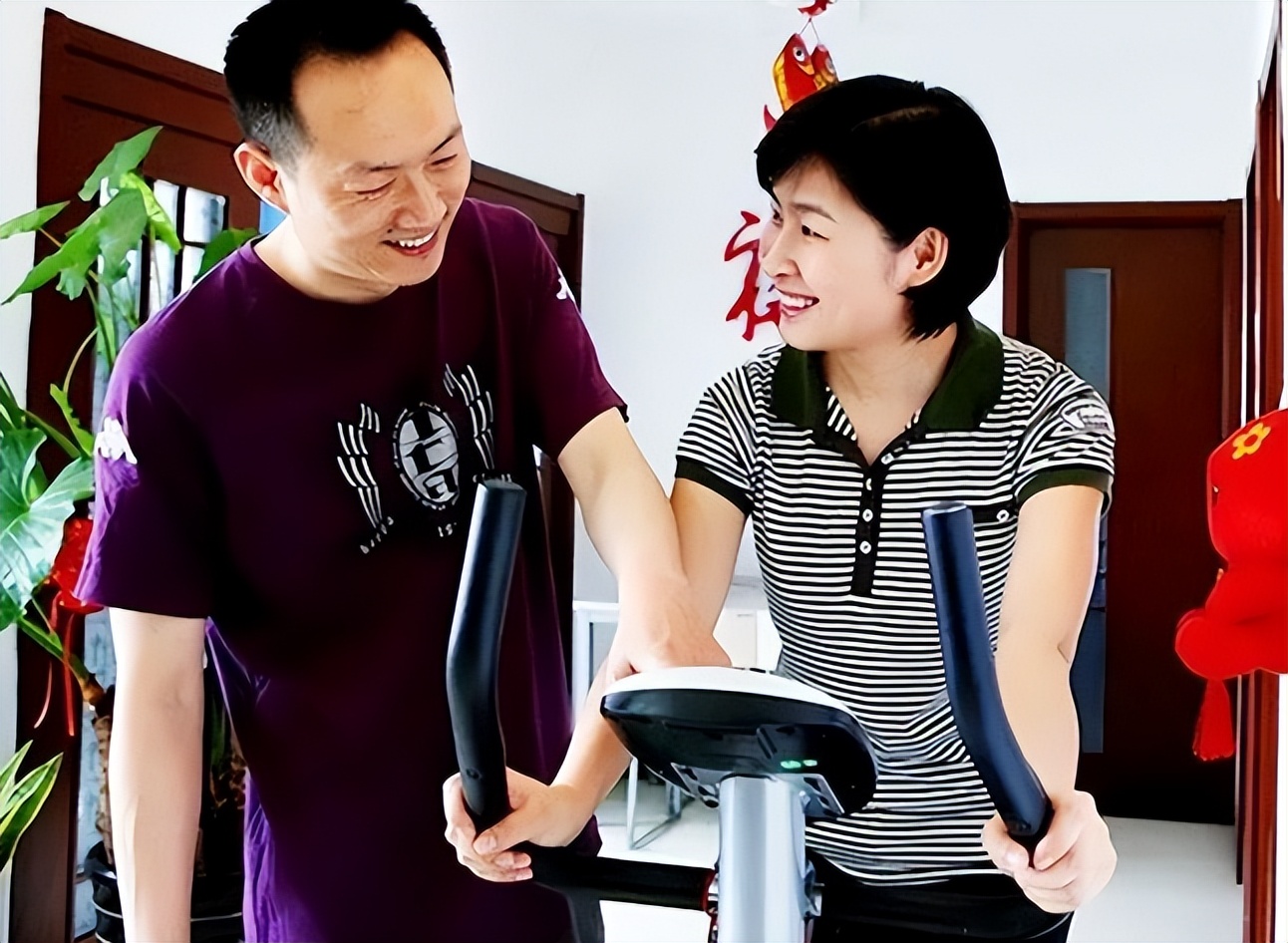 刘洋 太空女宇航员 丈夫支持_空军飞行员的妻子