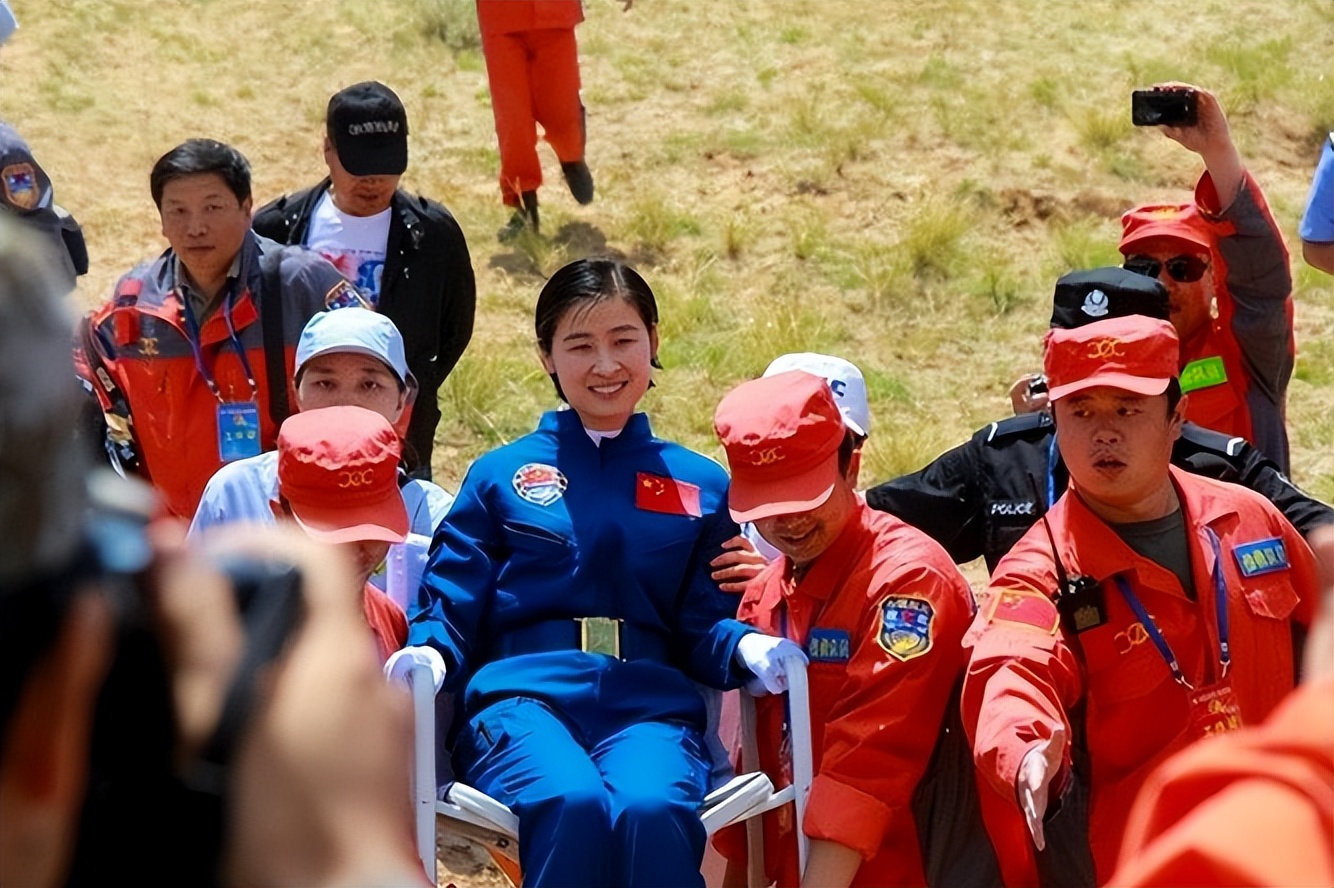 空军飞行员的妻子_刘洋 太空女宇航员 丈夫支持