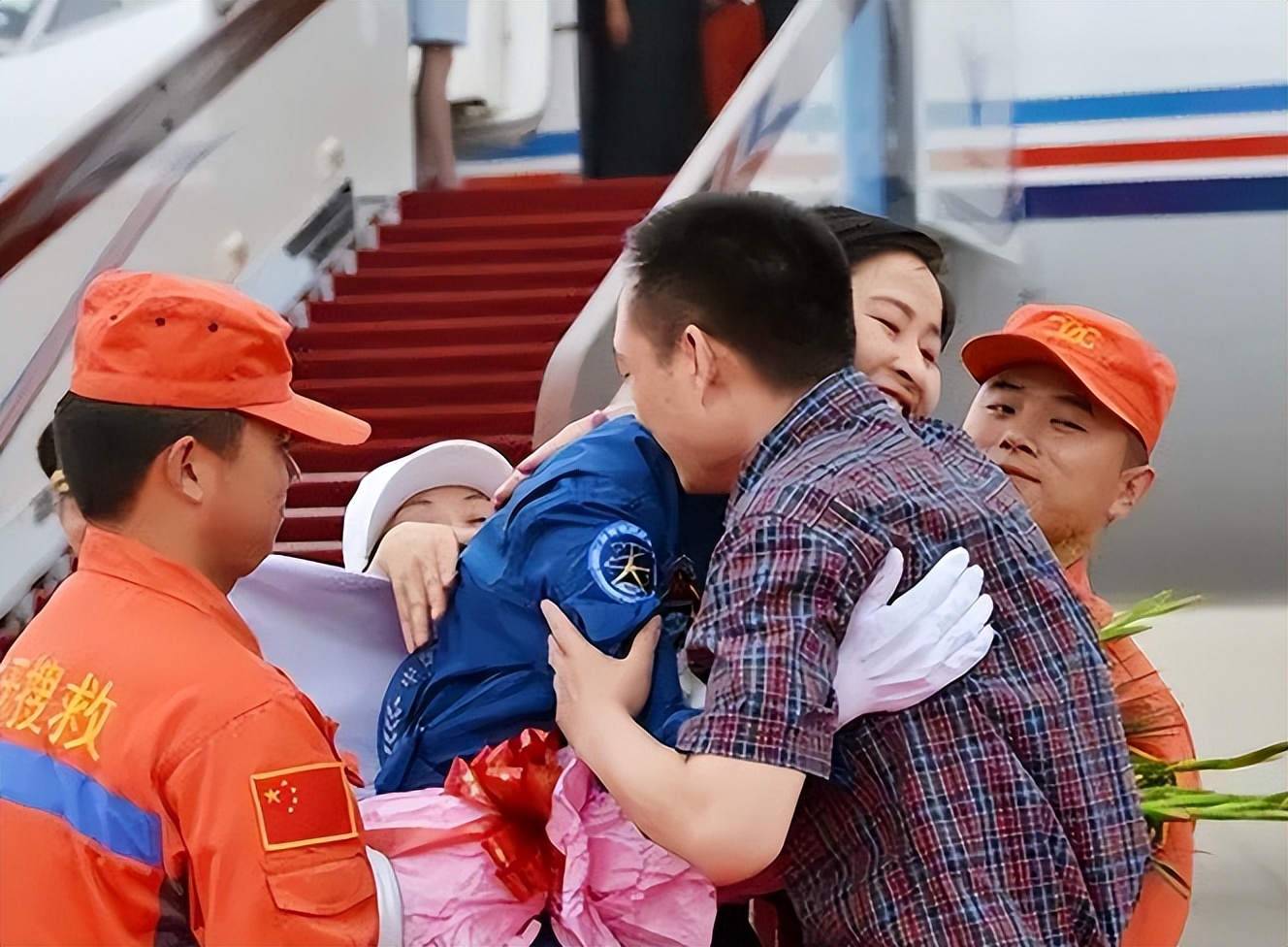 空军飞行员的妻子_刘洋 太空女宇航员 丈夫支持