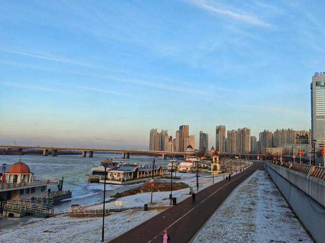 未来三天气温起伏过程_哈尔滨天气预报?_18日夜间至19日白天降雪伴大风