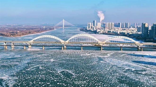 未来三天气温起伏过程_哈尔滨天气预报?_18日夜间至19日白天降雪伴大风