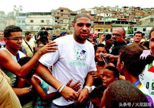 阿德里亚诺职业生涯巅峰期_阿德里亚诺堕落原因分析_阿德里亚诺 维埃里