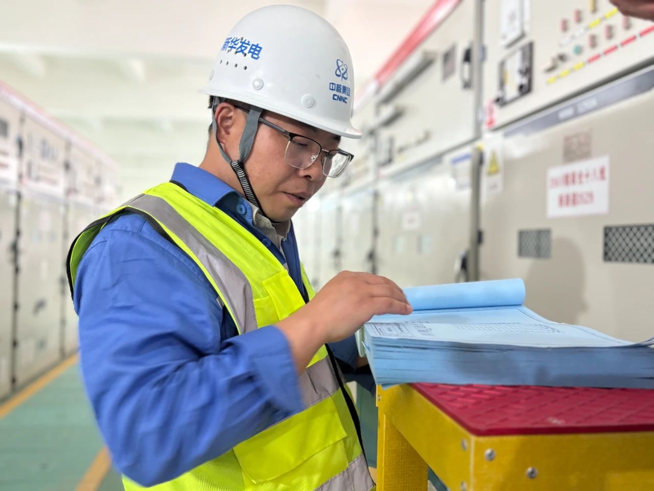 90万千瓦光伏并网发电_精河光热储能新能源一体化基地项目_太阳能发电并网