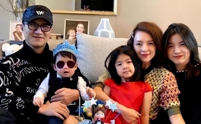 汪峰有几个妻子及照片_汪峰前妻列表_汪峰四位老婆故事