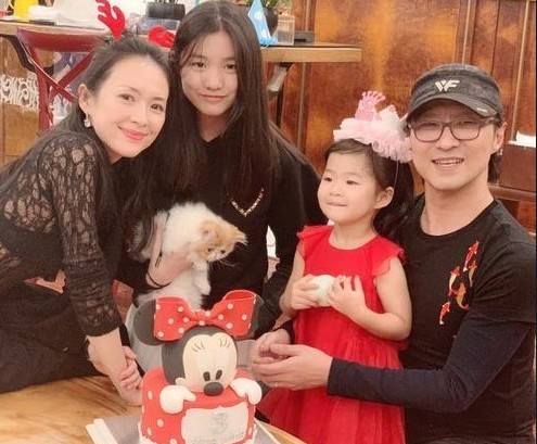 汪峰有几个妻子及照片_汪峰前妻经历_汪峰四次婚姻详情