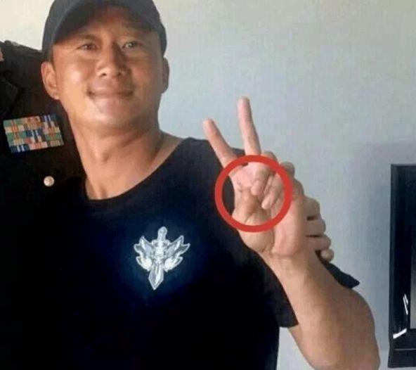 吴京 逆袭故事_吴京 早年经历_吴京狼牙炒菜