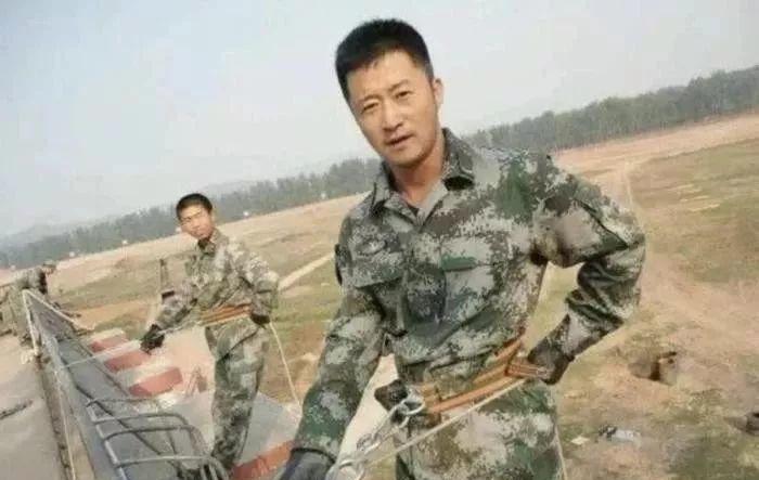 吴京 逆袭故事_吴京 早年经历_吴京狼牙炒菜