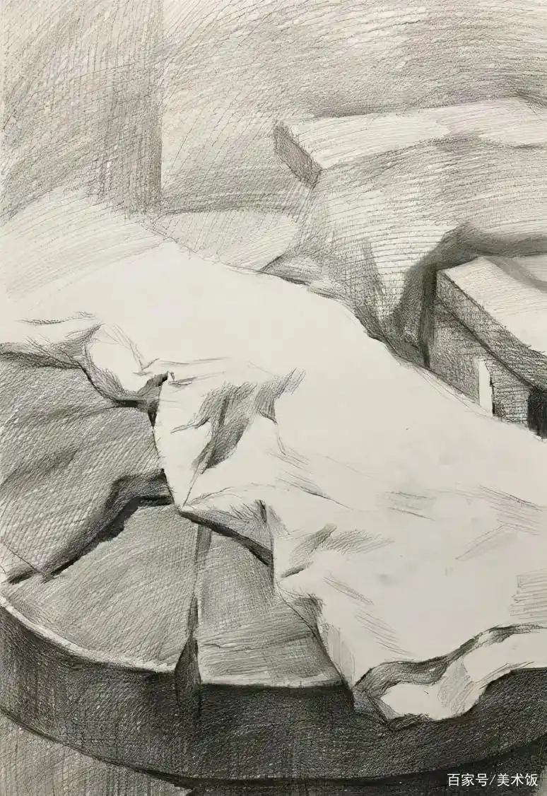 素描衬布画法_衬布体积感塑造_素描衬布图片