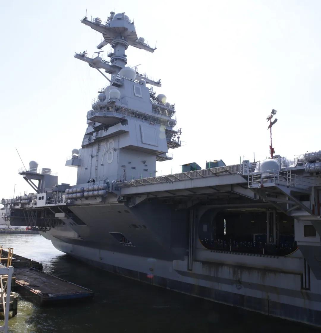 中国造航母最新图片_福建舰航母电磁弹射器试航_中国海军福建舰首次海上试航