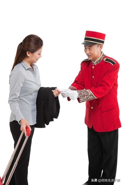 酒店女士湿巾有什么作用_酒店退房拿走洗漱用品_一次性拖鞋免费拿