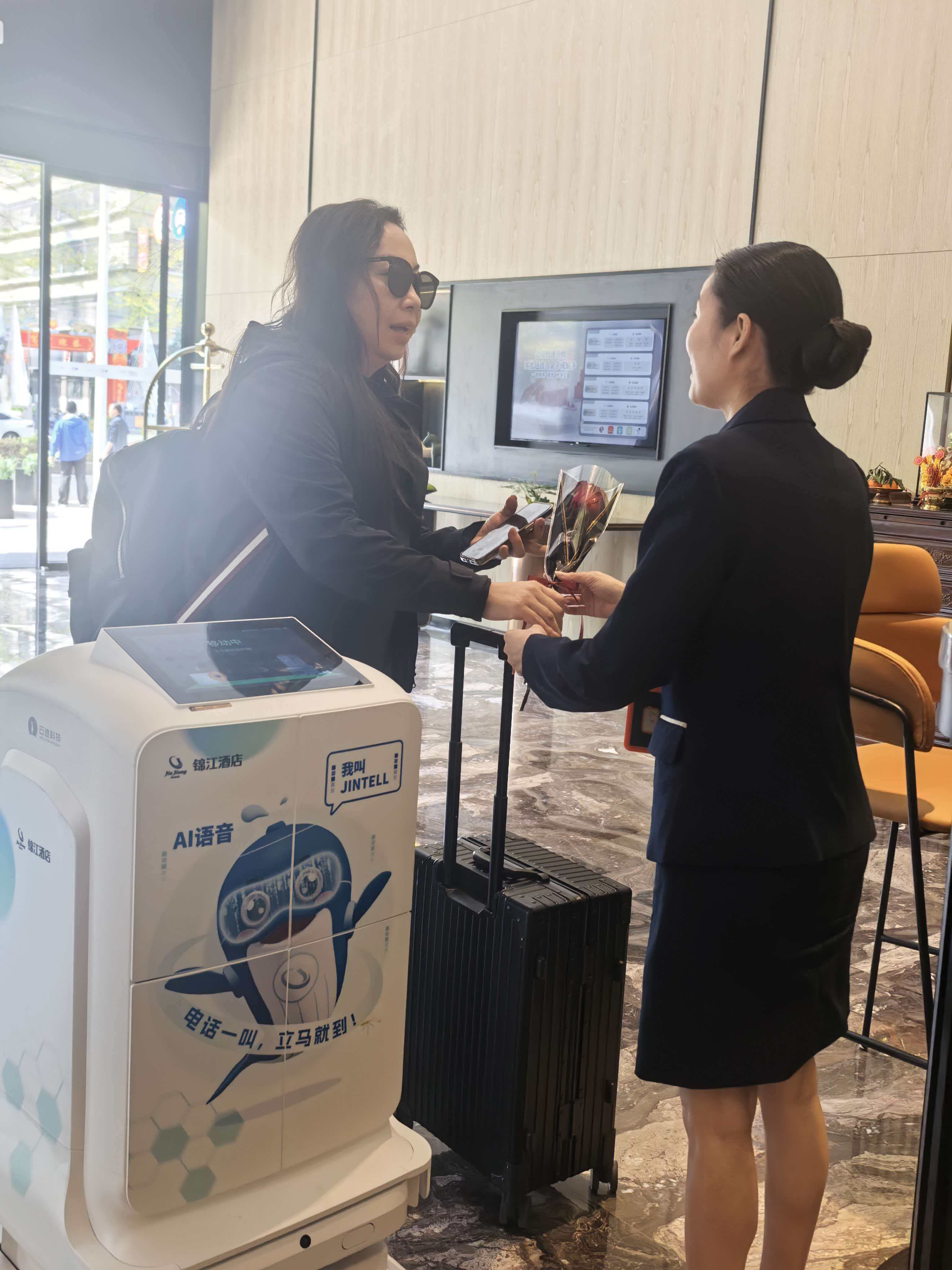 酒店女士湿巾有什么作用_女性酒店服务_女性旅行关怀