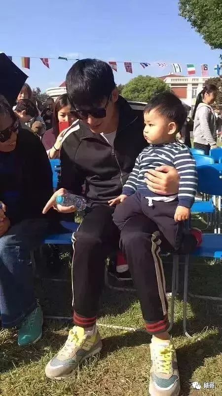 陆毅鲍蕾女儿庆生_贝儿9岁生日_陆毅鲍蕾二胎疑曝光