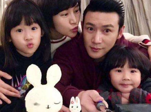 陆毅三胎儿子曝光_陆毅鲍蕾二胎疑曝光_鲍蕾小儿子照片