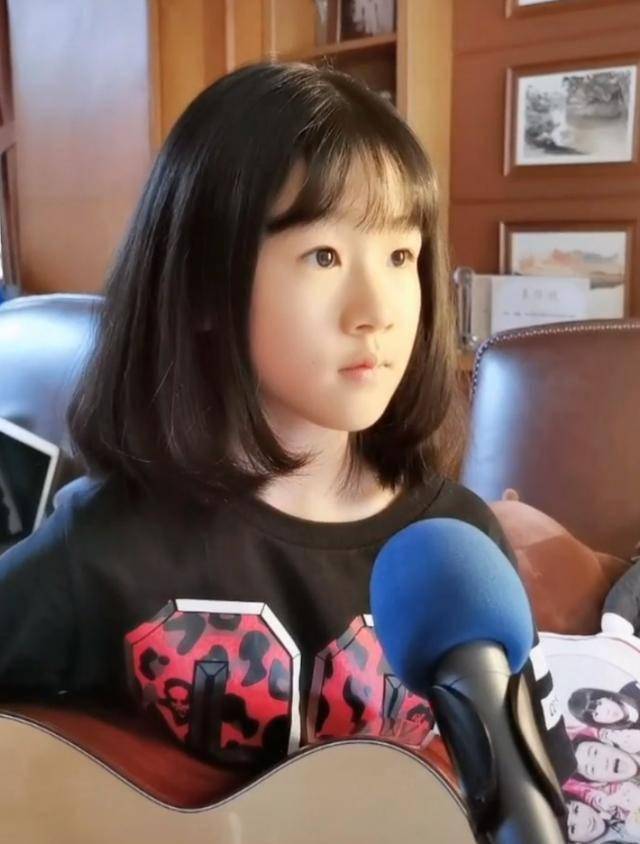 陆毅三胎儿子曝光_陆毅鲍蕾二胎疑曝光_鲍蕾小儿子照片