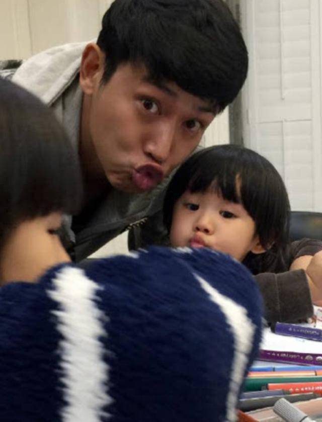 陆毅鲍蕾二胎疑曝光_陆毅三胎儿子曝光_鲍蕾小儿子照片